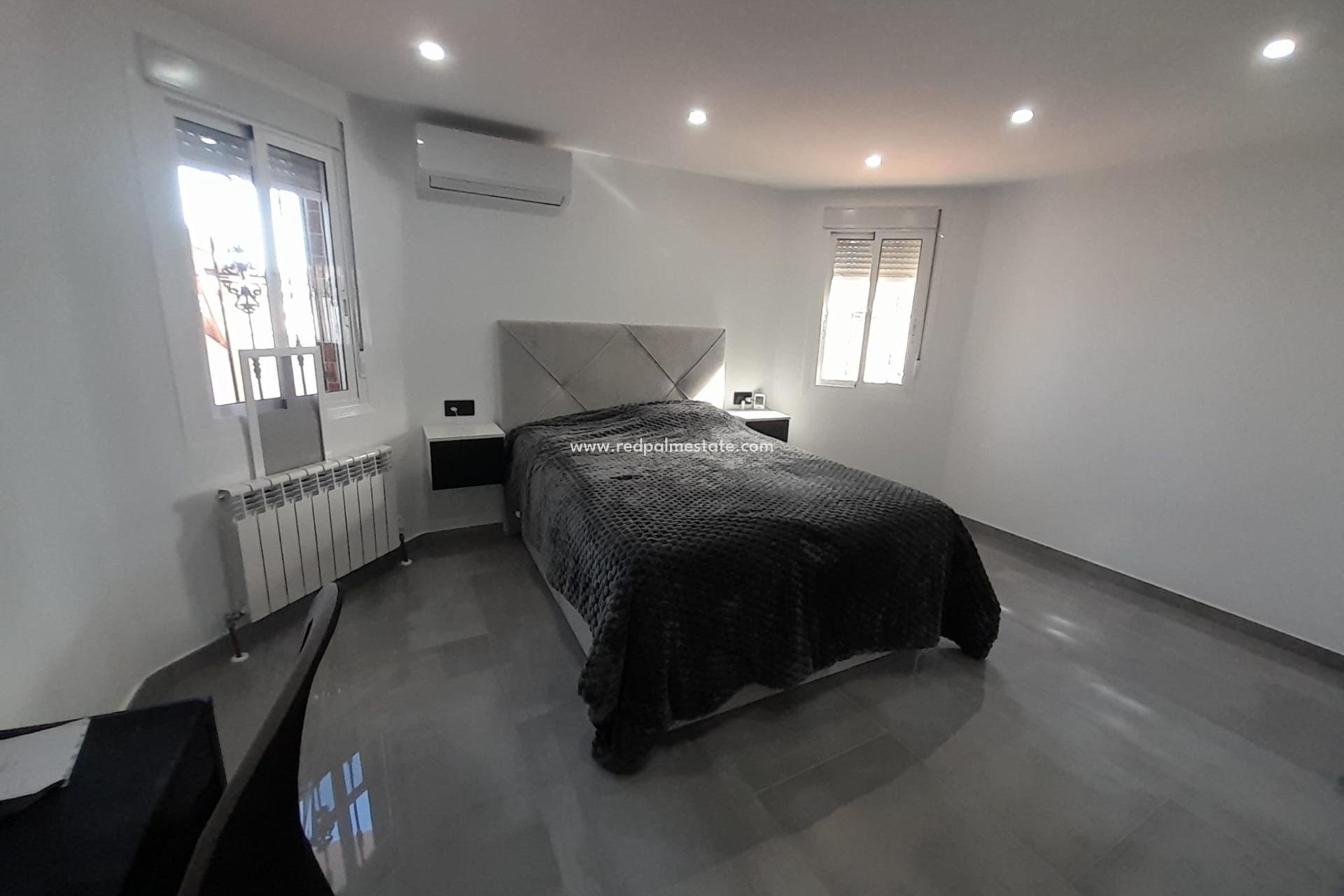 Resale - Villa -
Mazarron - Camposol