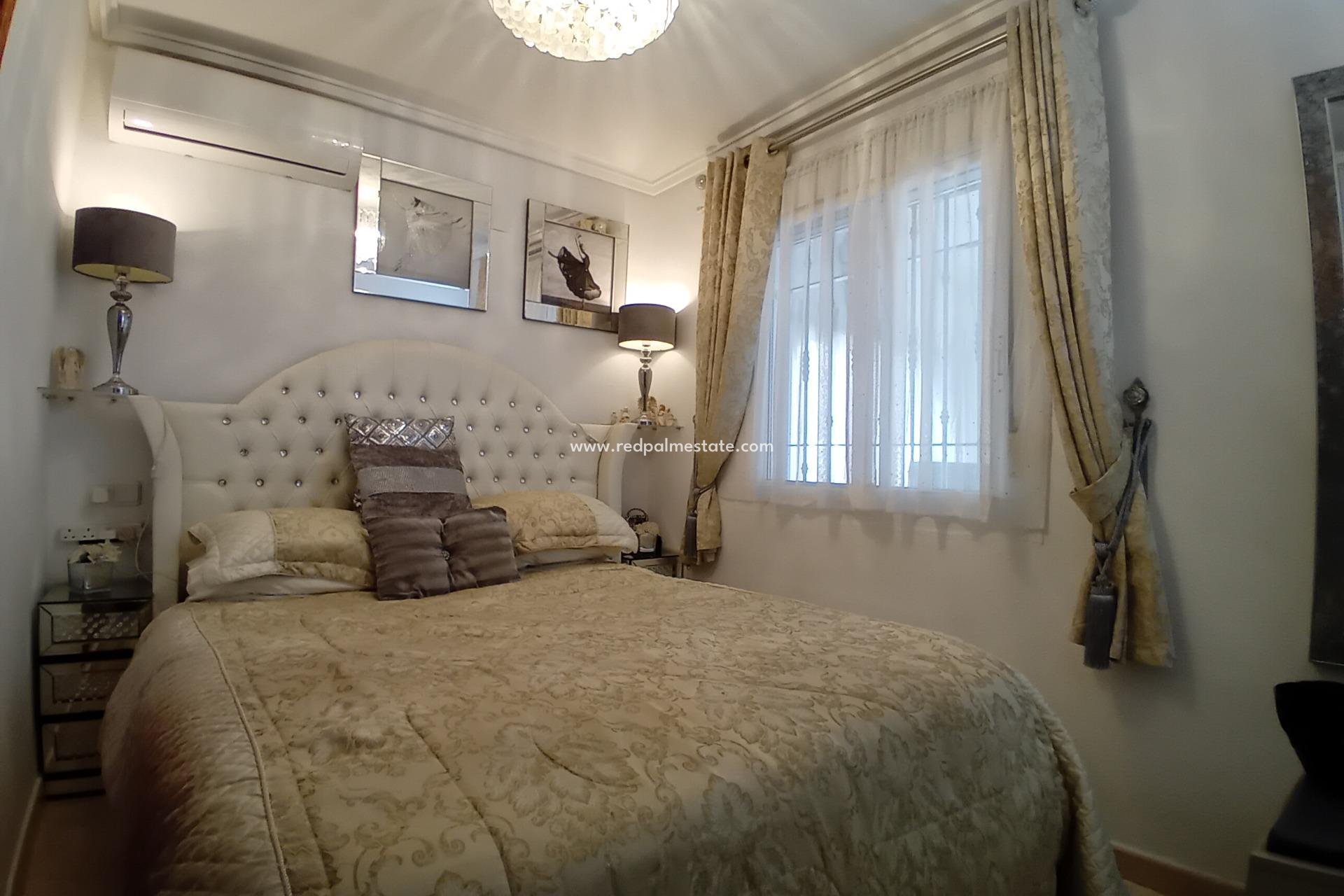 Resale - Villa -
Mazarron - Camposol