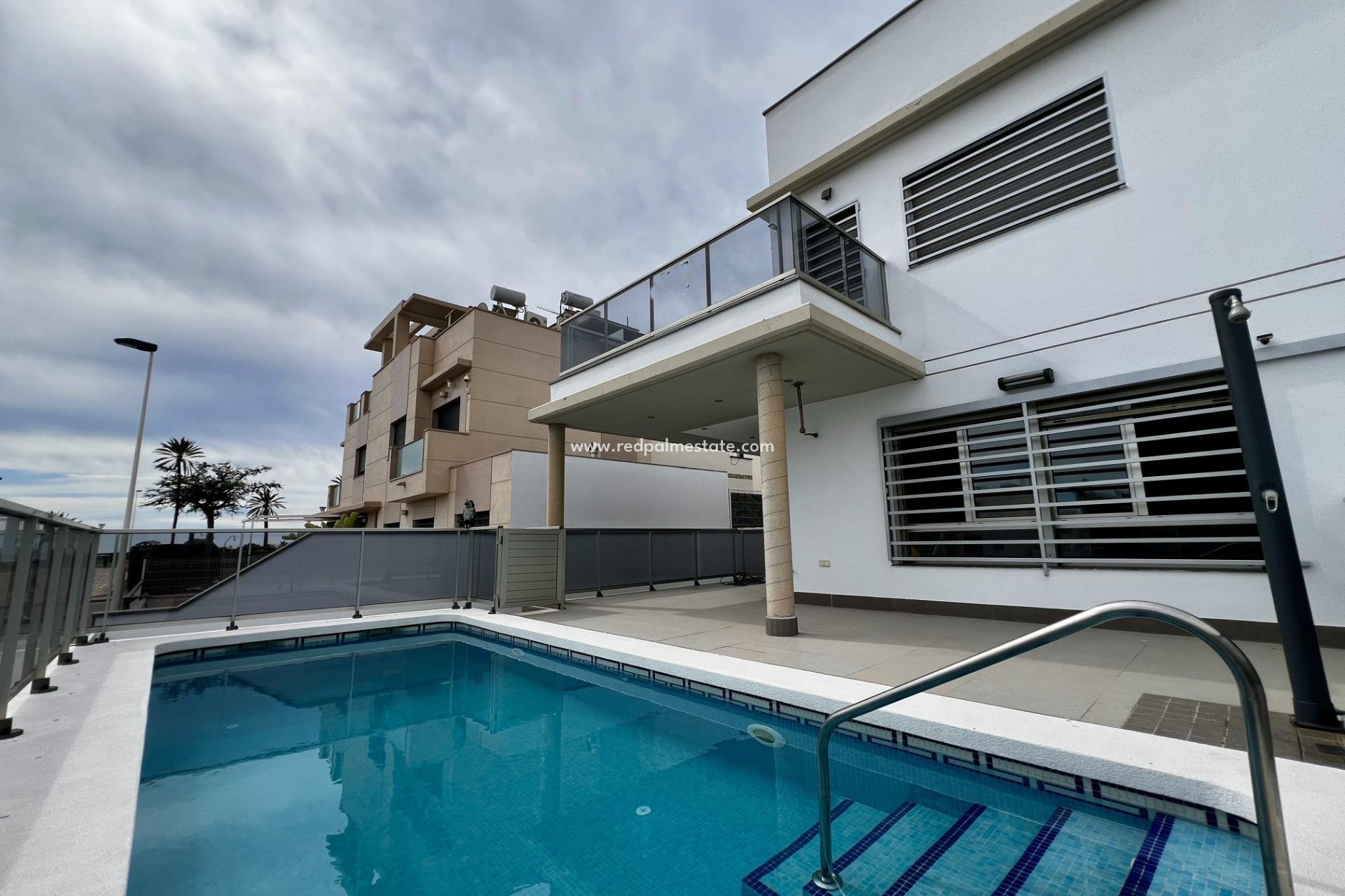 Resale - Villa -
Mazarron - El Alamillo