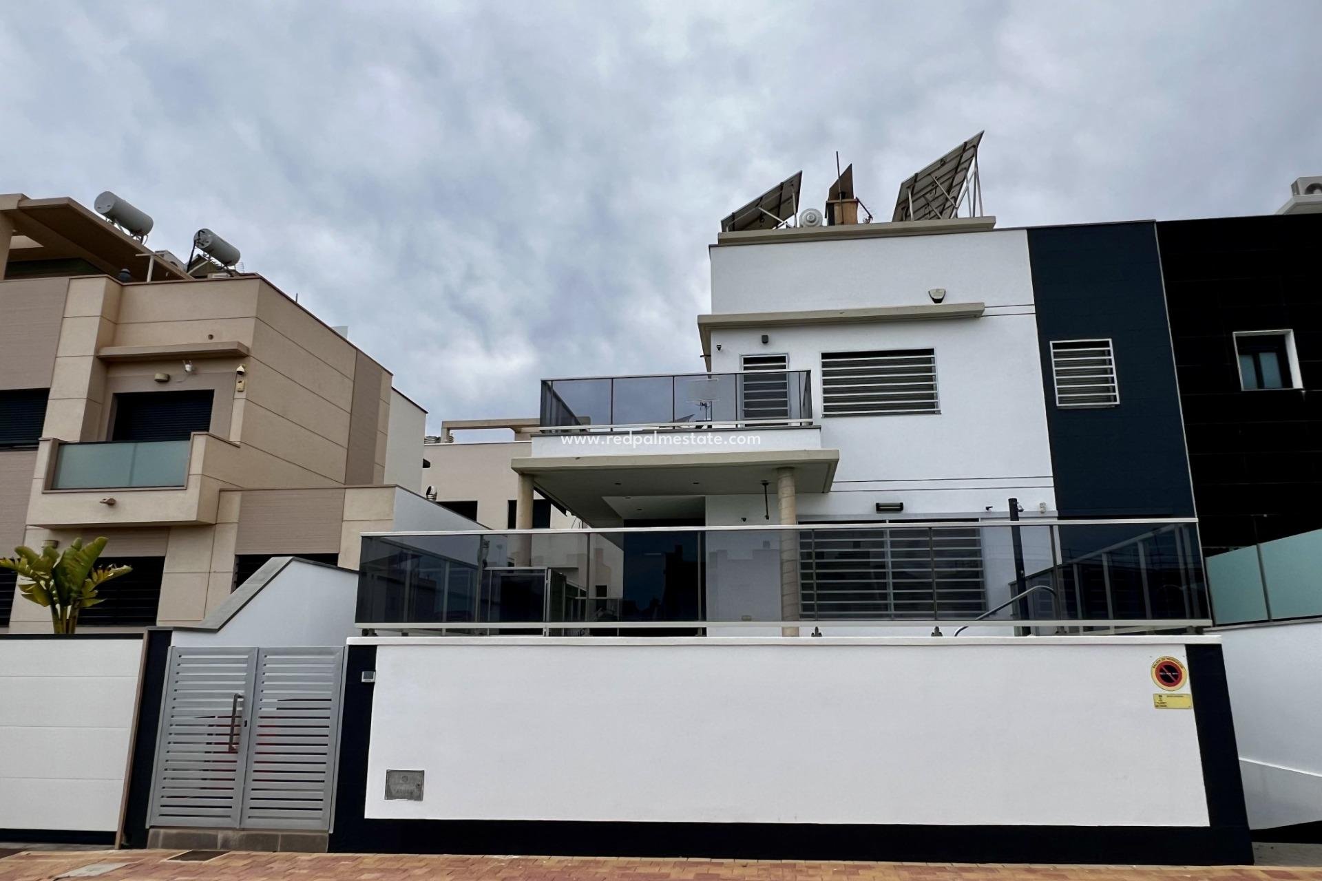 Resale - Villa -
Mazarron - El Alamillo