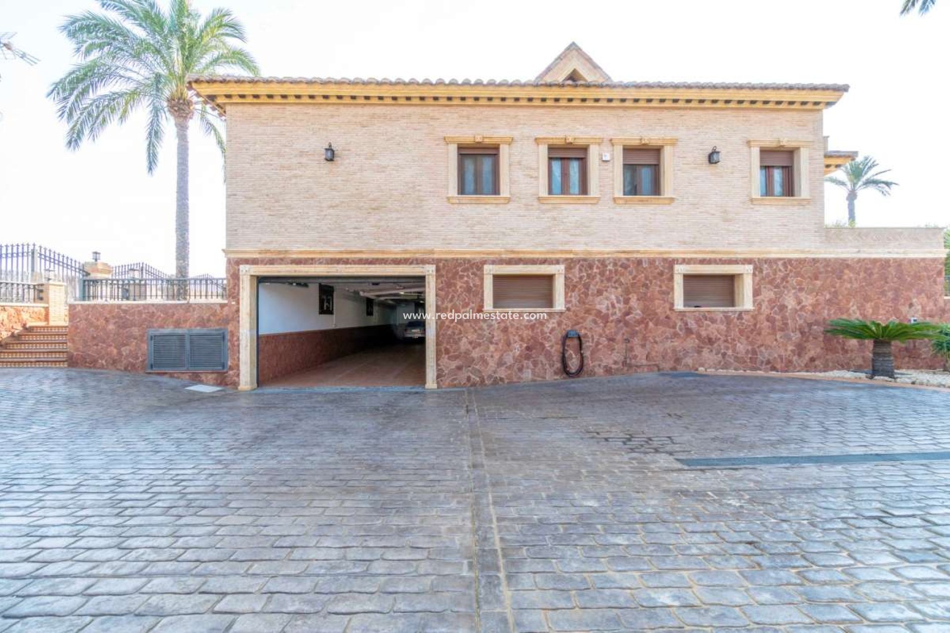 Resale - Villa -
Molins - Inland