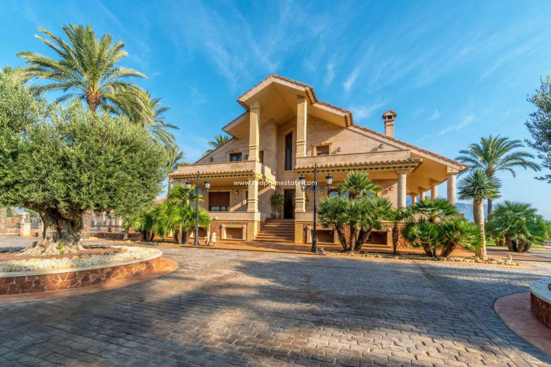Resale - Villa -
Molins - Inland