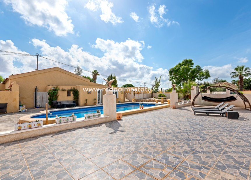 Resale - Villa -
Montesinos - Costa Blanca