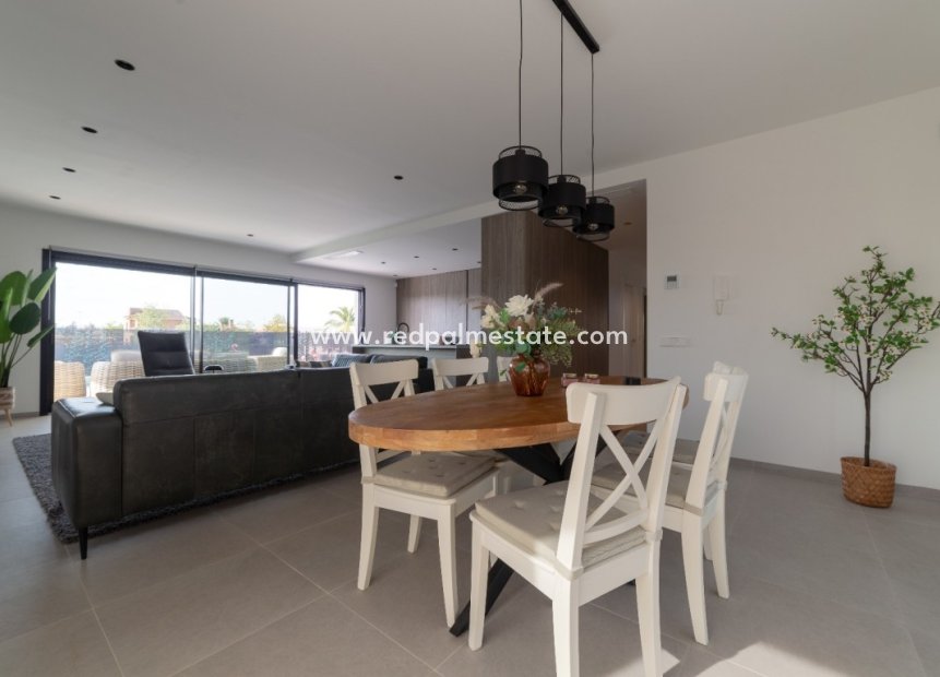 Resale - Villa -
Montesinos - Costa Blanca