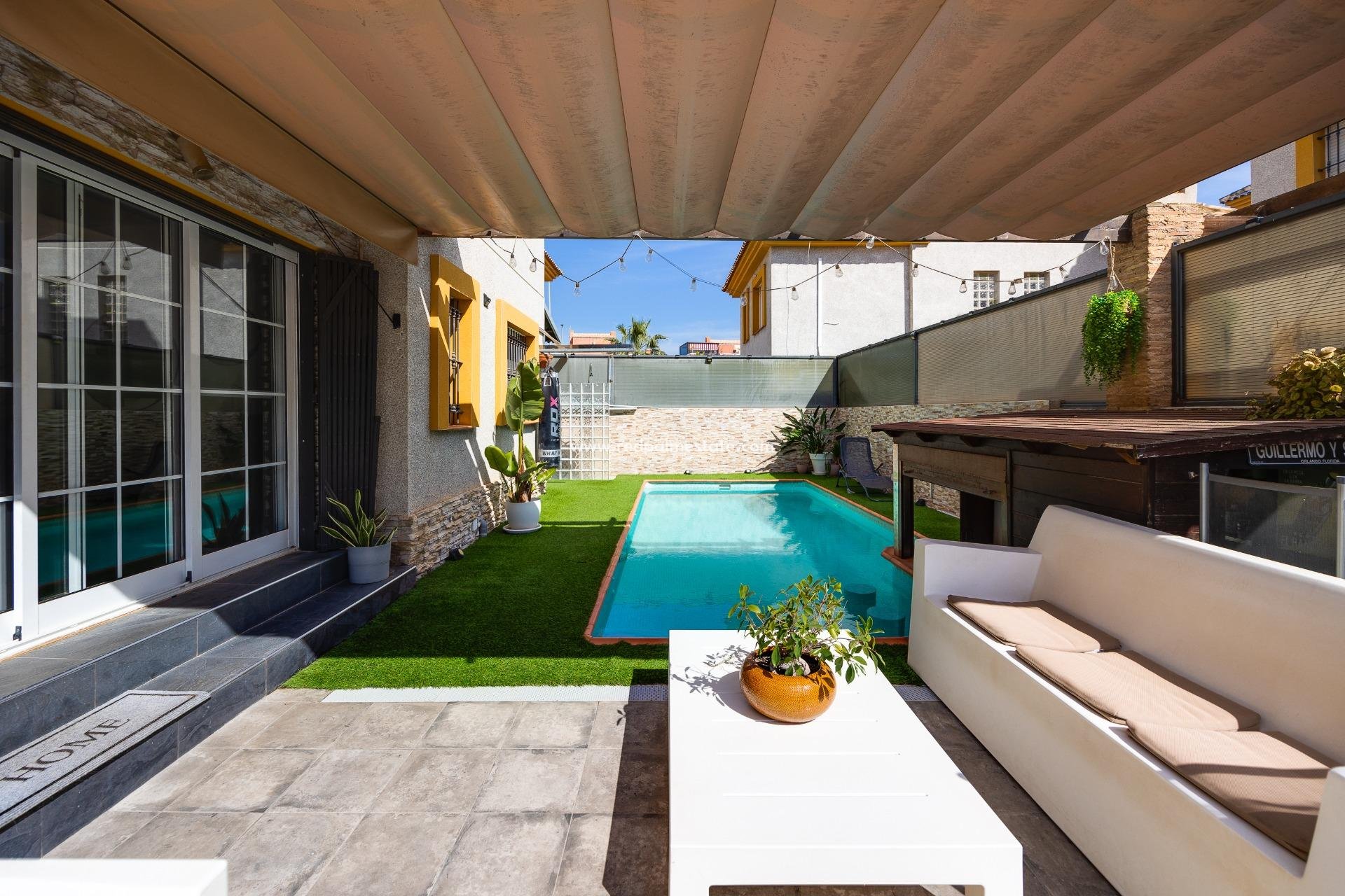 Resale - Villa -
Montesinos - La Herada