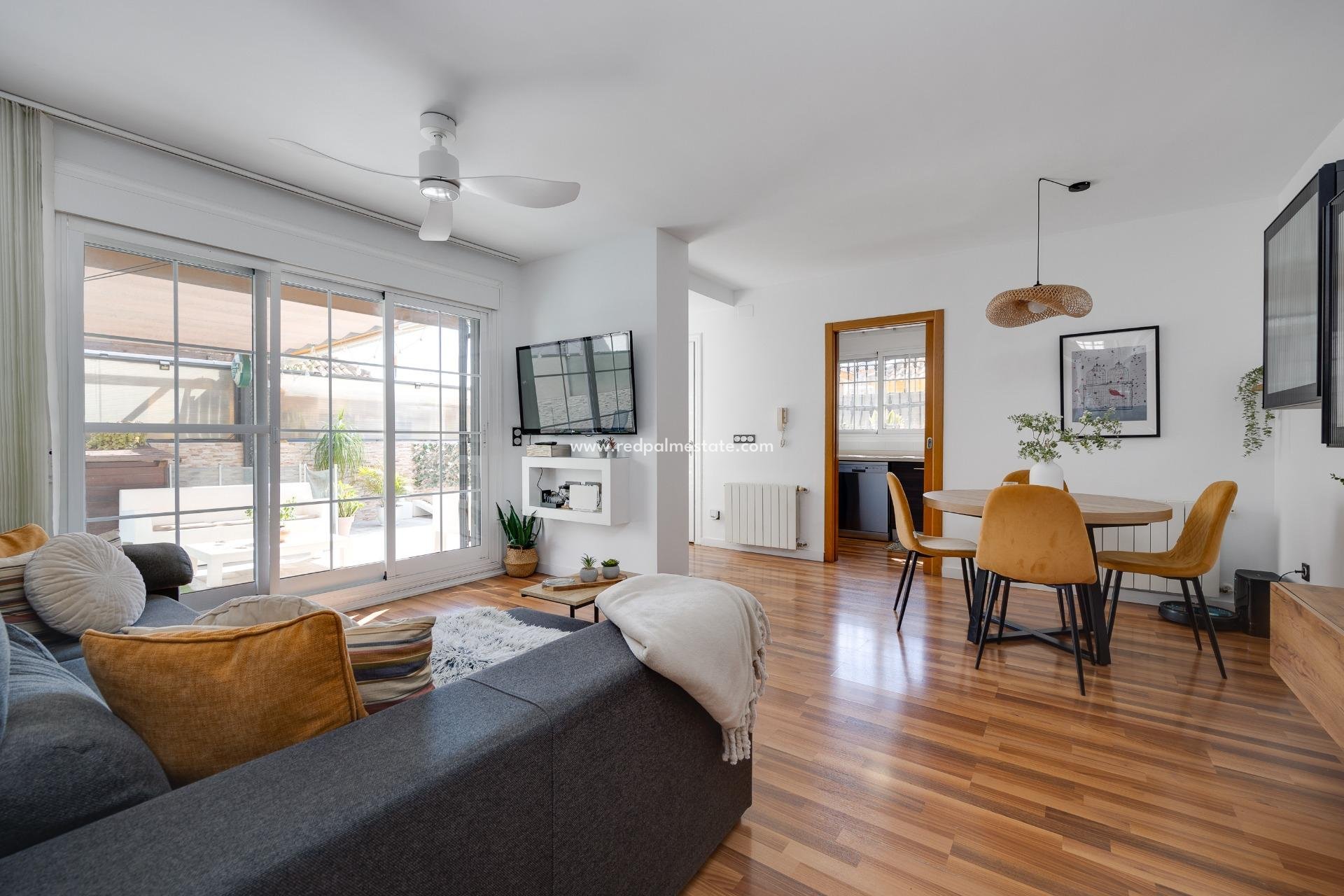 Resale - Villa -
Montesinos - La Herada