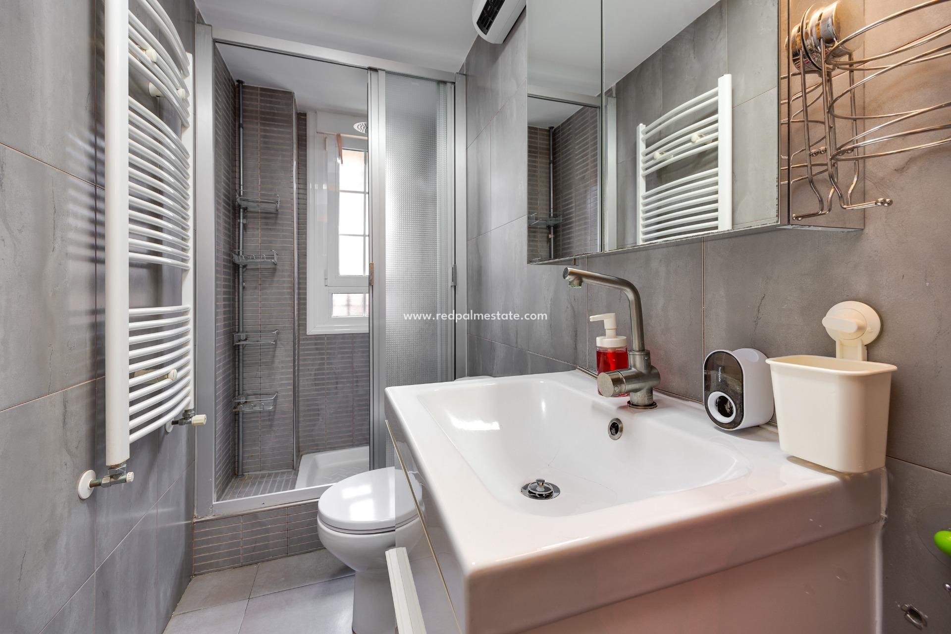 Resale - Villa -
Montesinos - La Herada