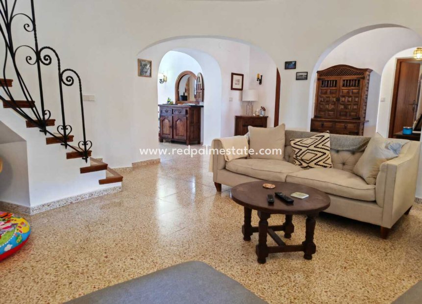 Resale - Villa -
Moraira