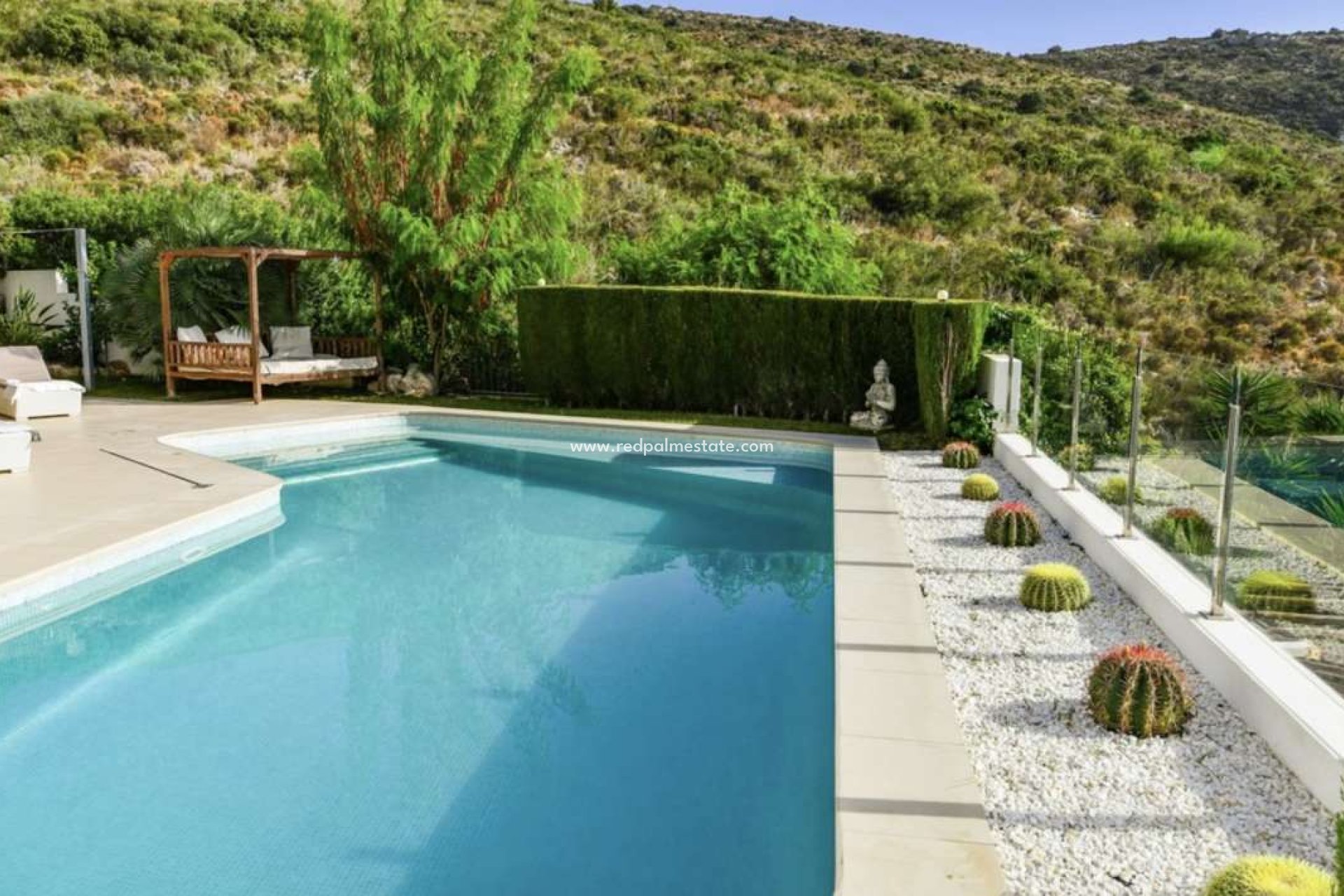 Resale - Villa -
Moraira