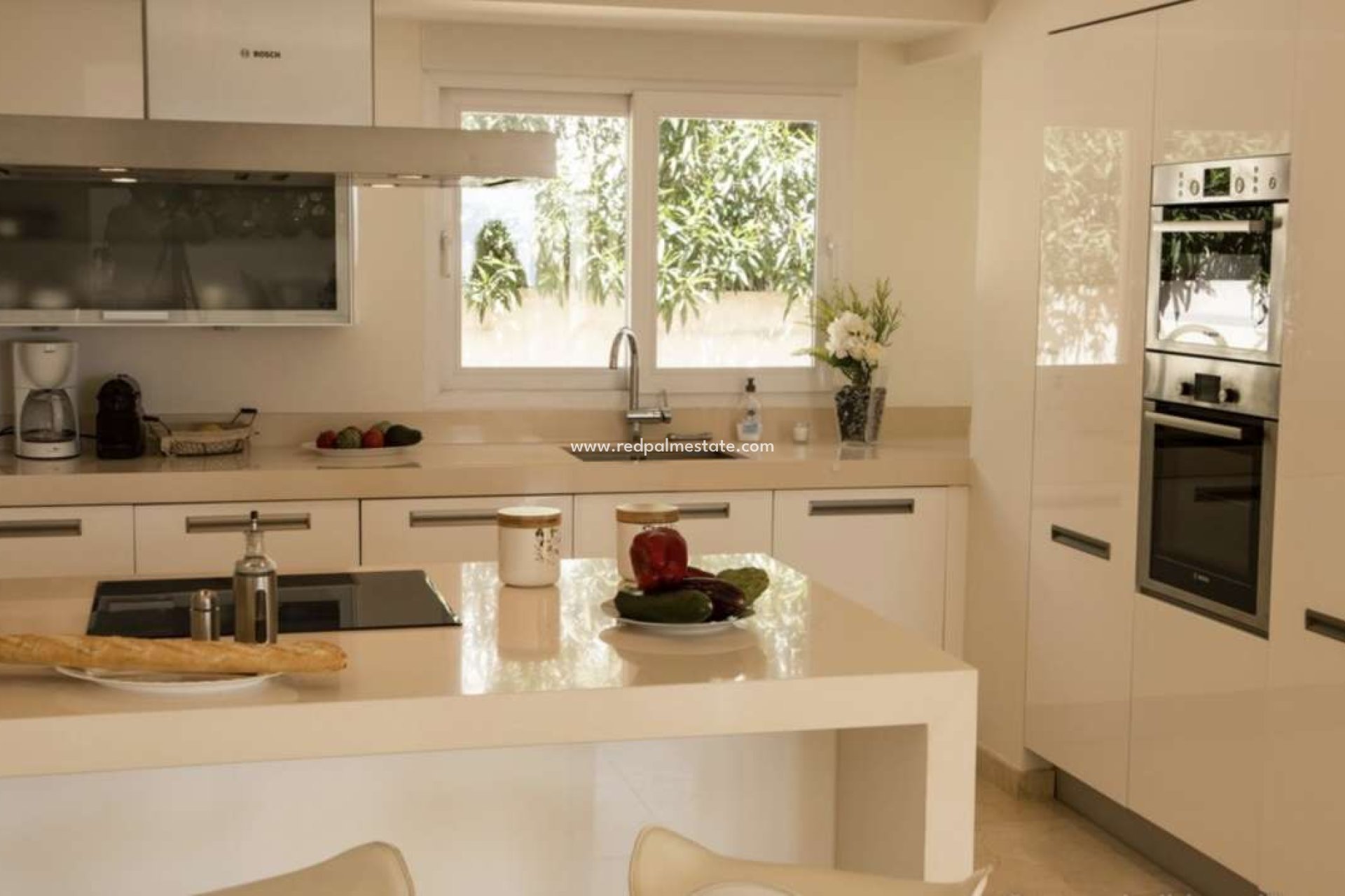 Resale - Villa -
Moraira