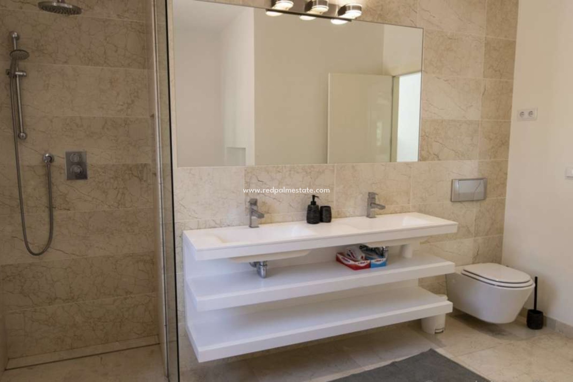 Resale - Villa -
Moraira