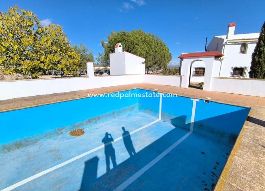 Resale - Villa -
Novelda - Inland