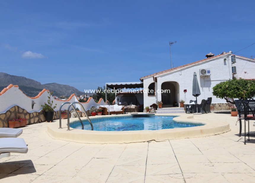 Resale - Villa -
Orba - Inland