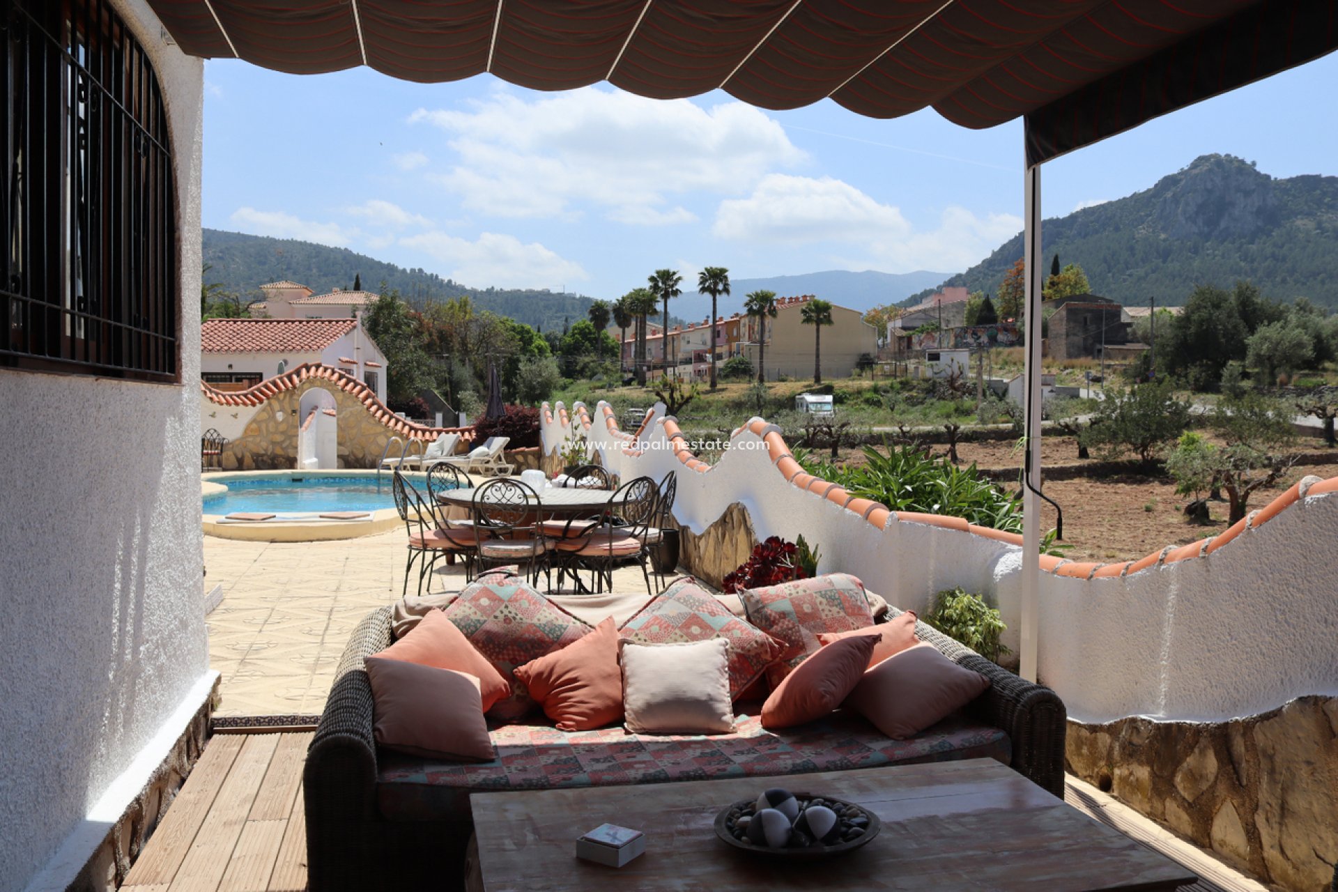 Resale - Villa -
Orba - Inland