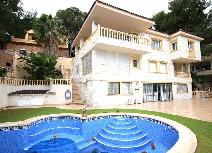 Resale - Villa -
Orihuela Costa - Altos de Campoamor