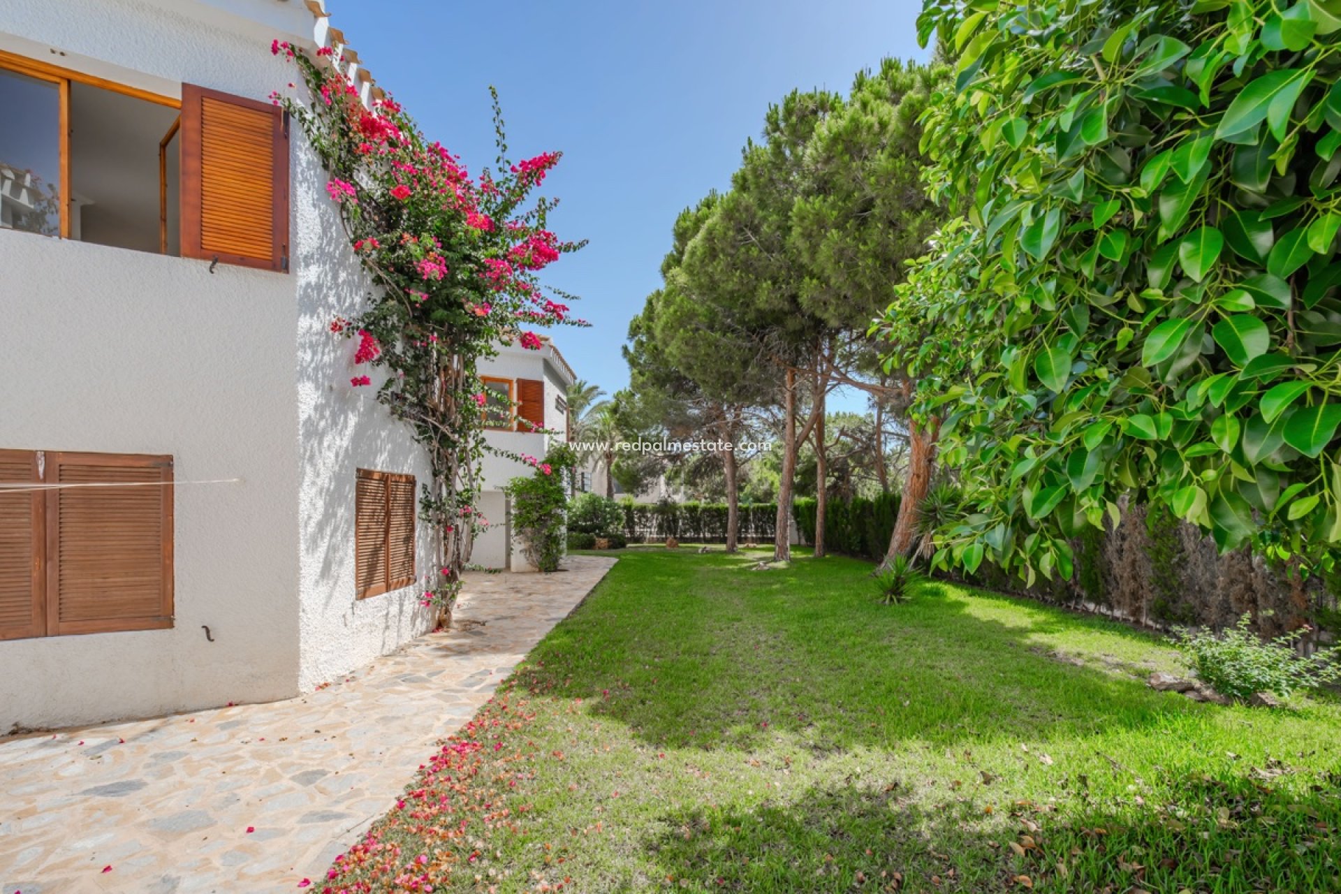 Resale - Villa -
Orihuela Costa - Cabo Roig