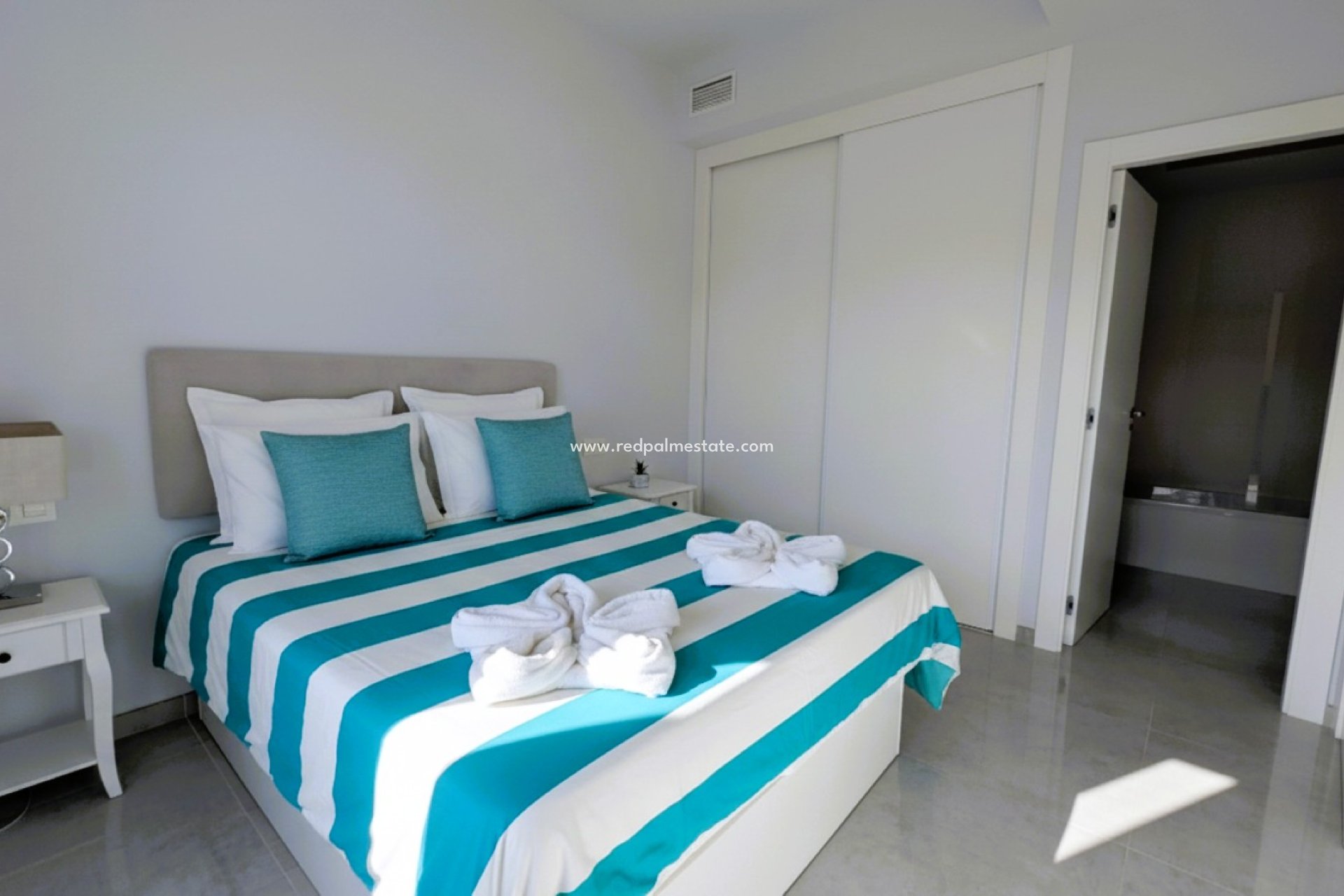 Resale - Villa -
Orihuela Costa - Cabo Roig