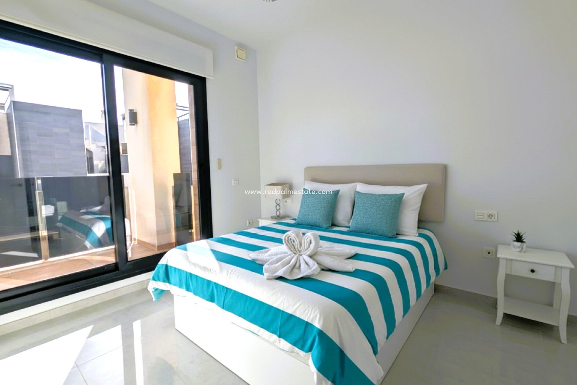 Resale - Villa -
Orihuela Costa - Cabo Roig