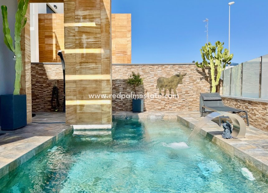 Resale - Villa -
Orihuela Costa - Cabo Roig