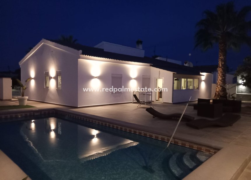 Resale - Villa -
Orihuela Costa - Cabo Roig