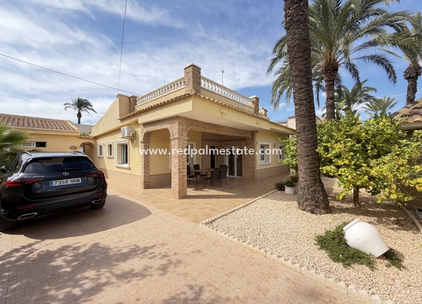 Resale - Villa -
Orihuela Costa - Cabo Roig