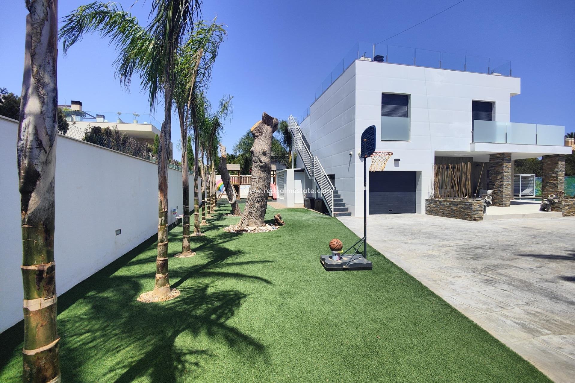 Resale - Villa -
Orihuela Costa - Cabo Roig