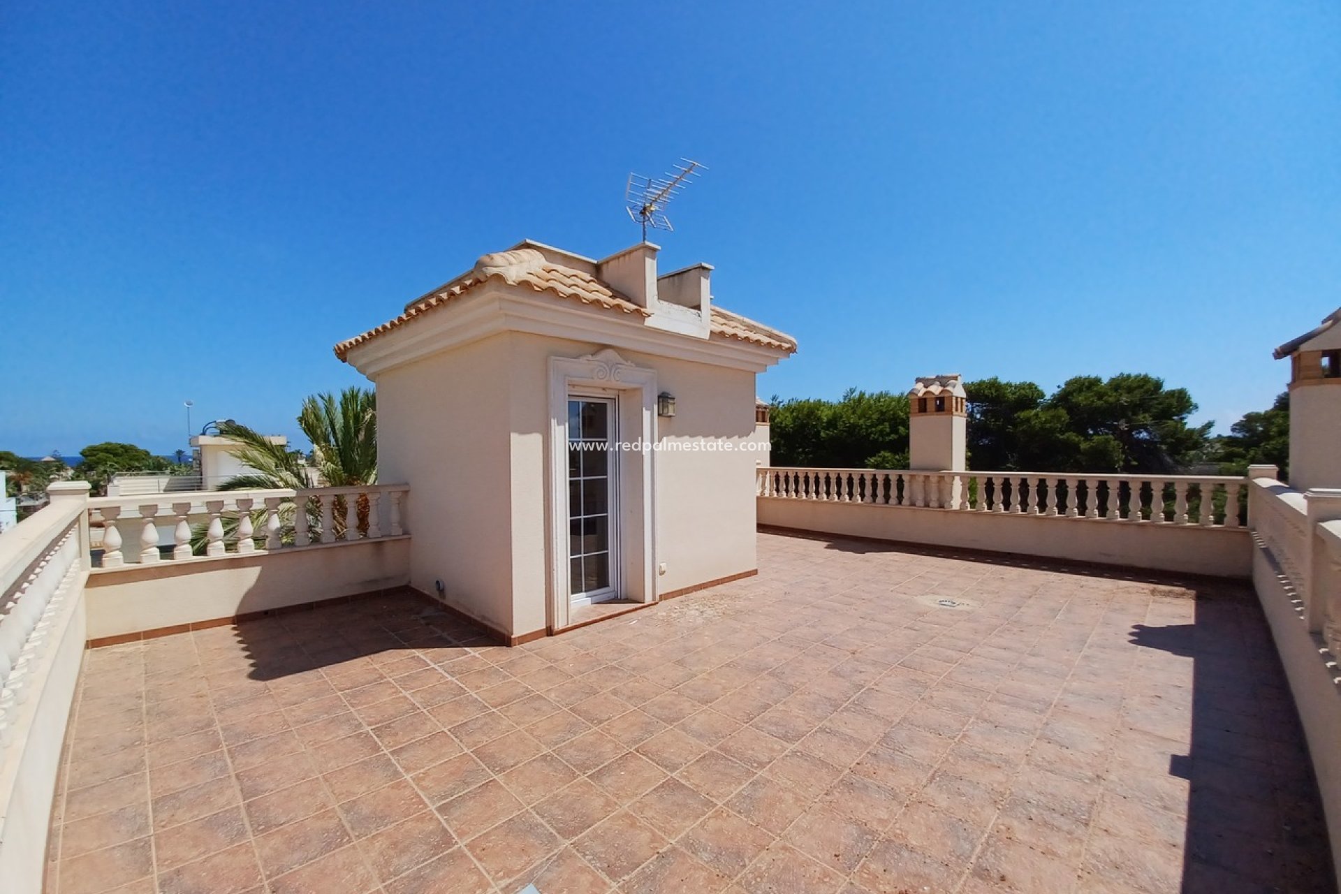 Resale - Villa -
Orihuela Costa - Cabo Roig