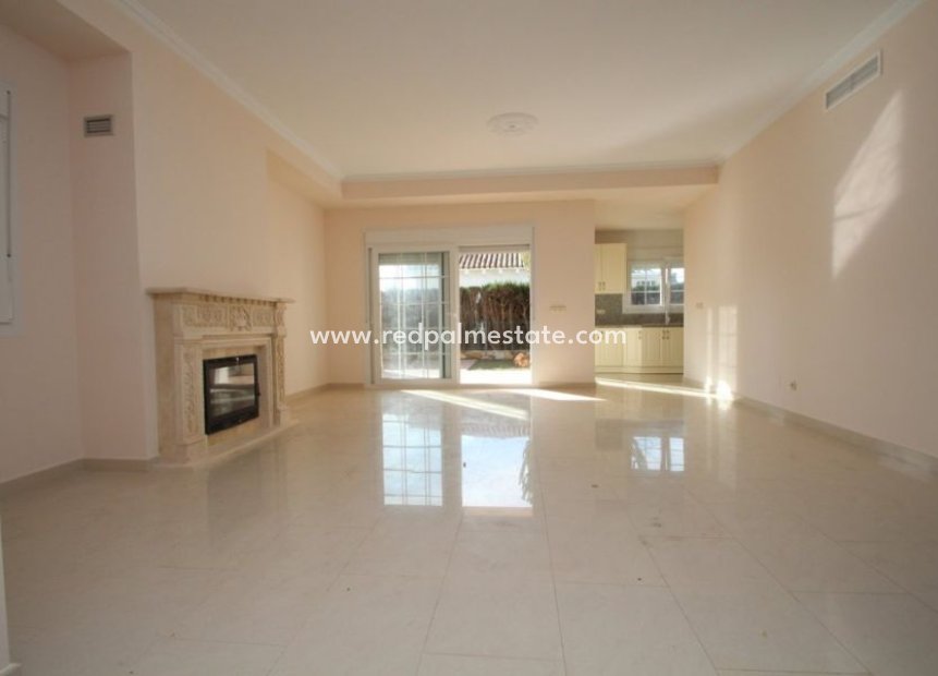 Resale - Villa -
Orihuela Costa - Cabo Roig