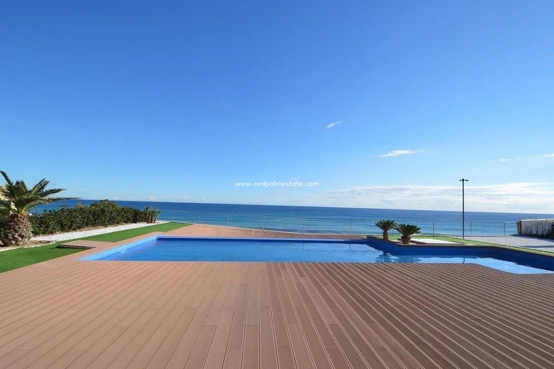 Resale - Villa -
Orihuela Costa - Cabo Roig