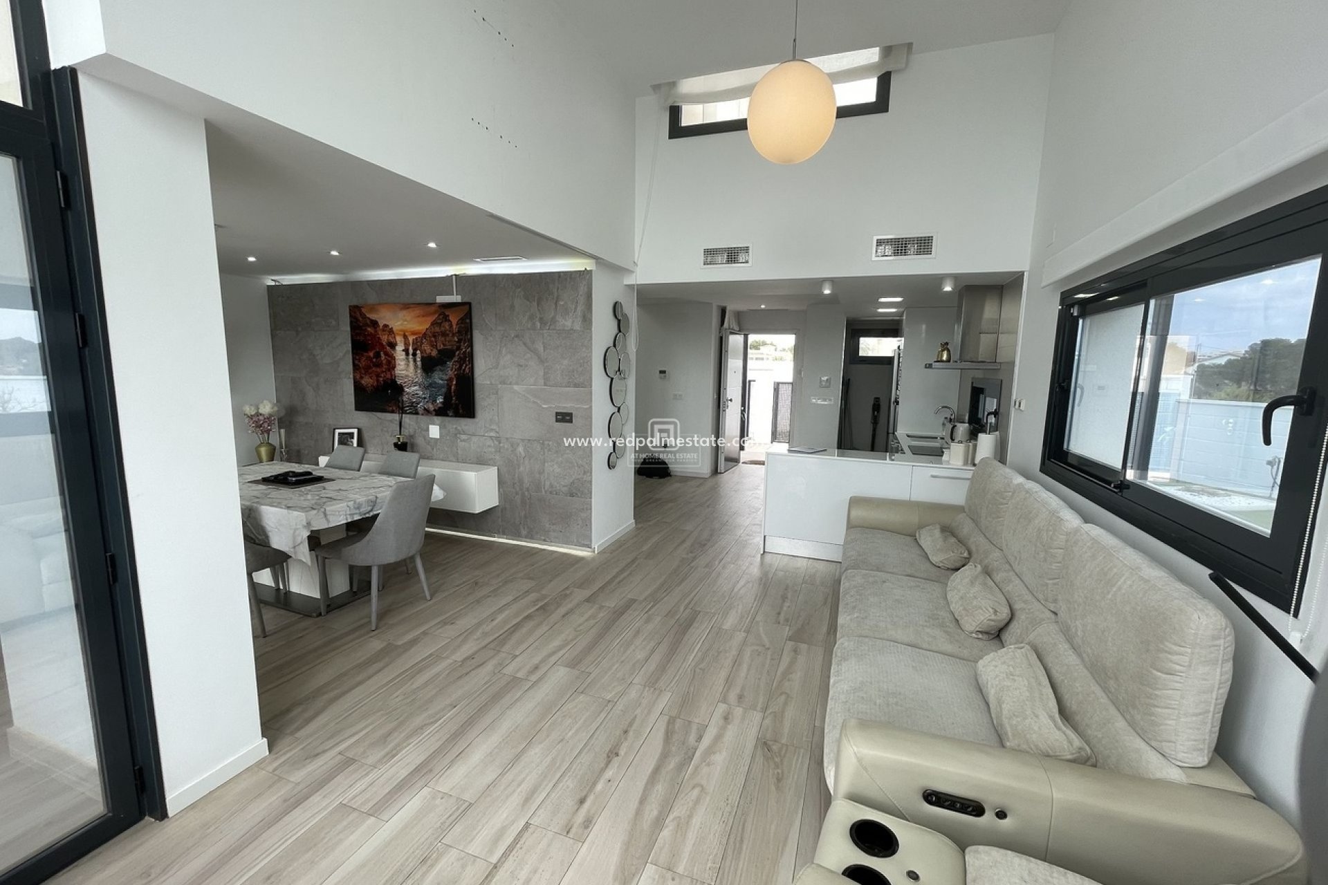 Resale - Villa -
Orihuela Costa - Cabo Roig