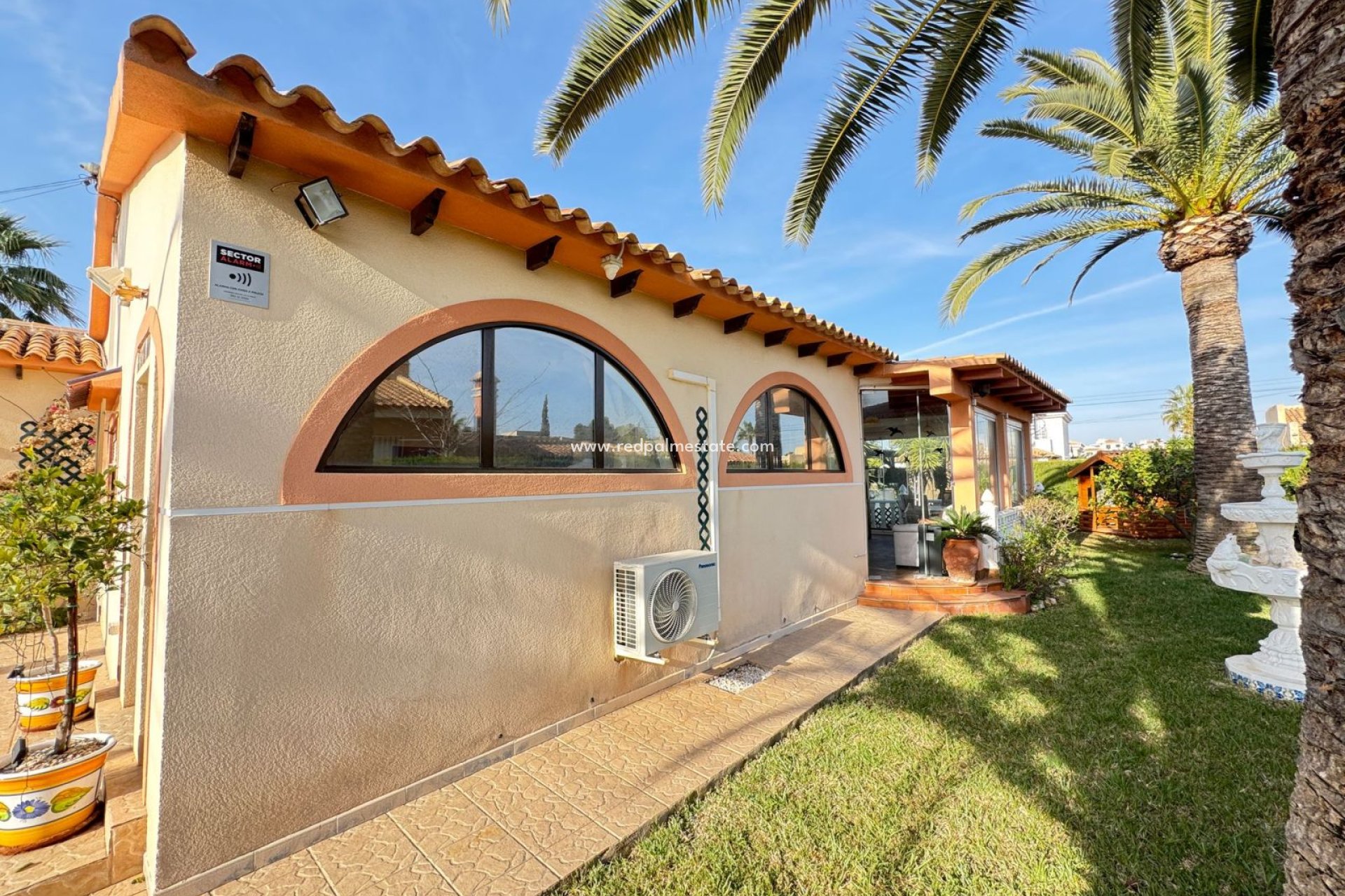 Resale - Villa -
Orihuela Costa - Cabo Roig
