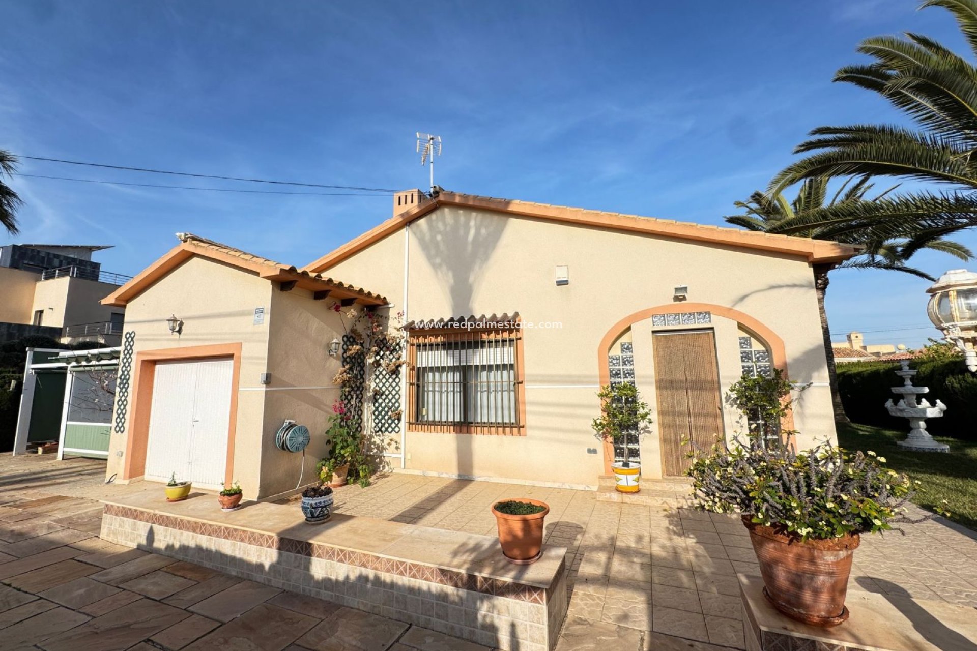 Resale - Villa -
Orihuela Costa - Cabo Roig
