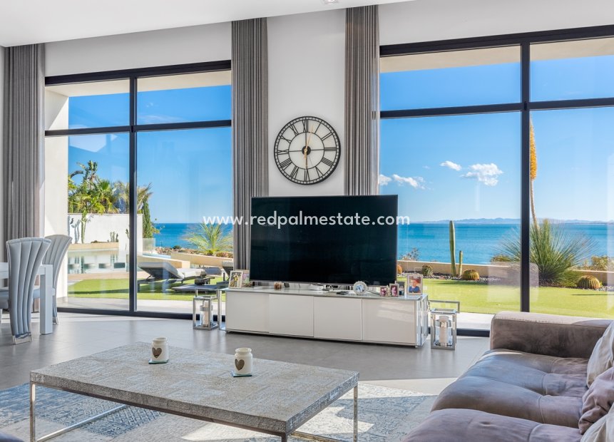 Resale - Villa -
Orihuela Costa - Cabo Roig