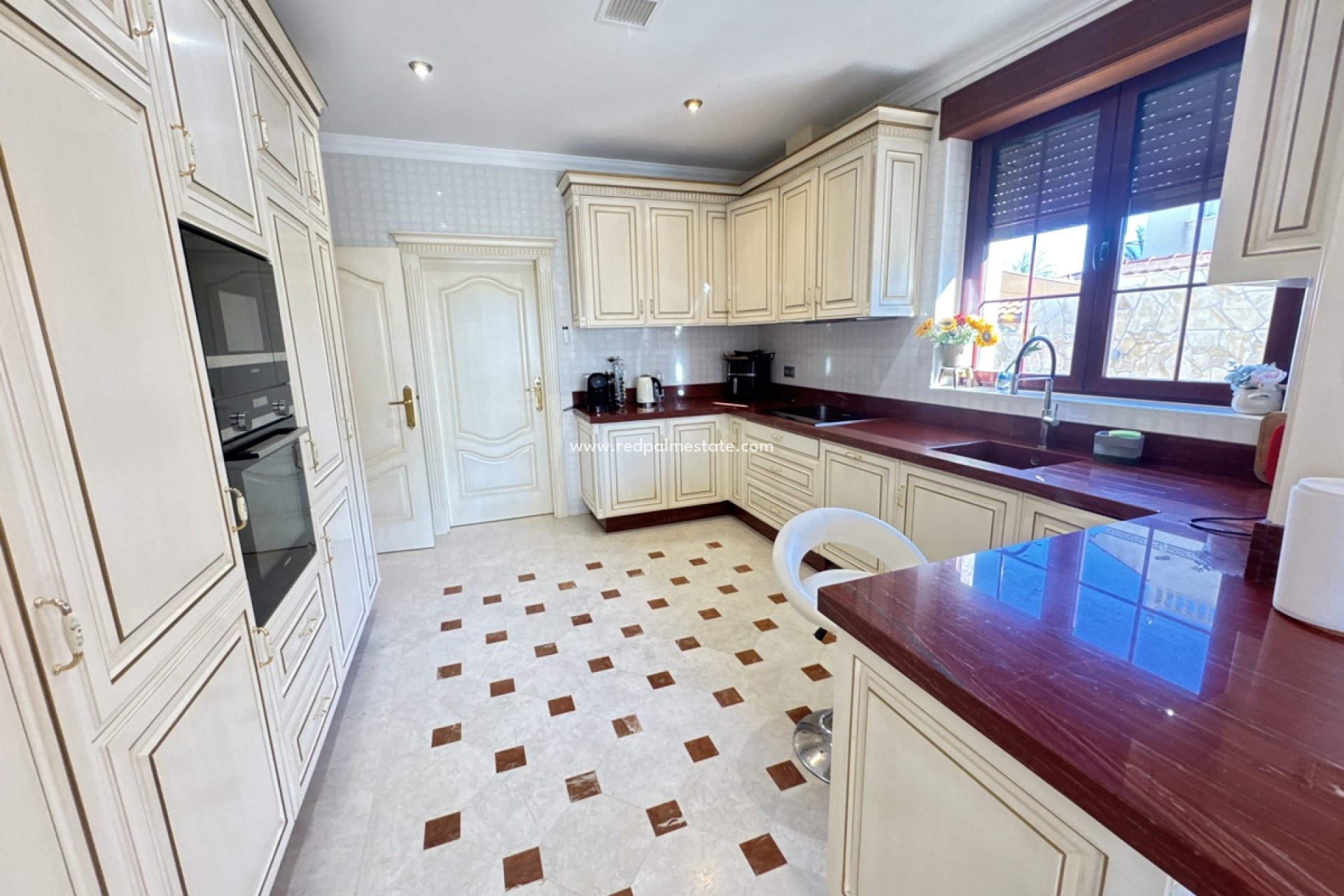 Resale - Villa -
Orihuela Costa - Cabo Roig