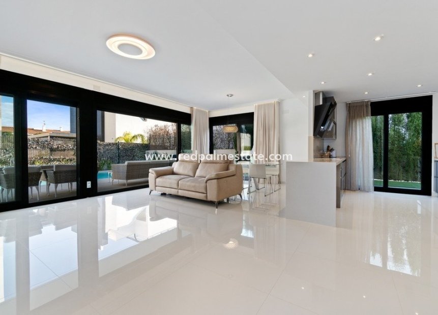 Resale - Villa -
Orihuela Costa - Cabo Roig