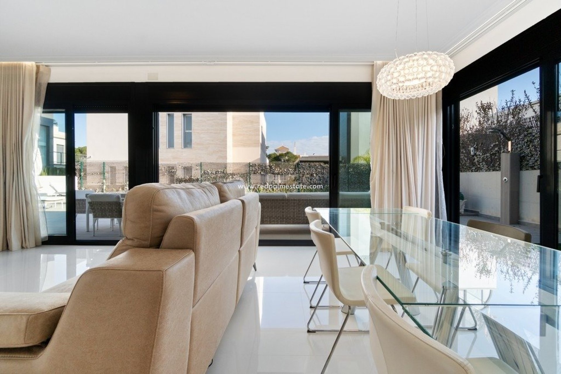 Resale - Villa -
Orihuela Costa - Cabo Roig