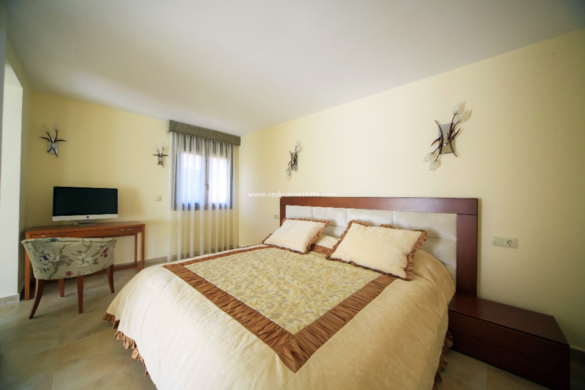 Resale - Villa -
Orihuela Costa - Cabo Roig