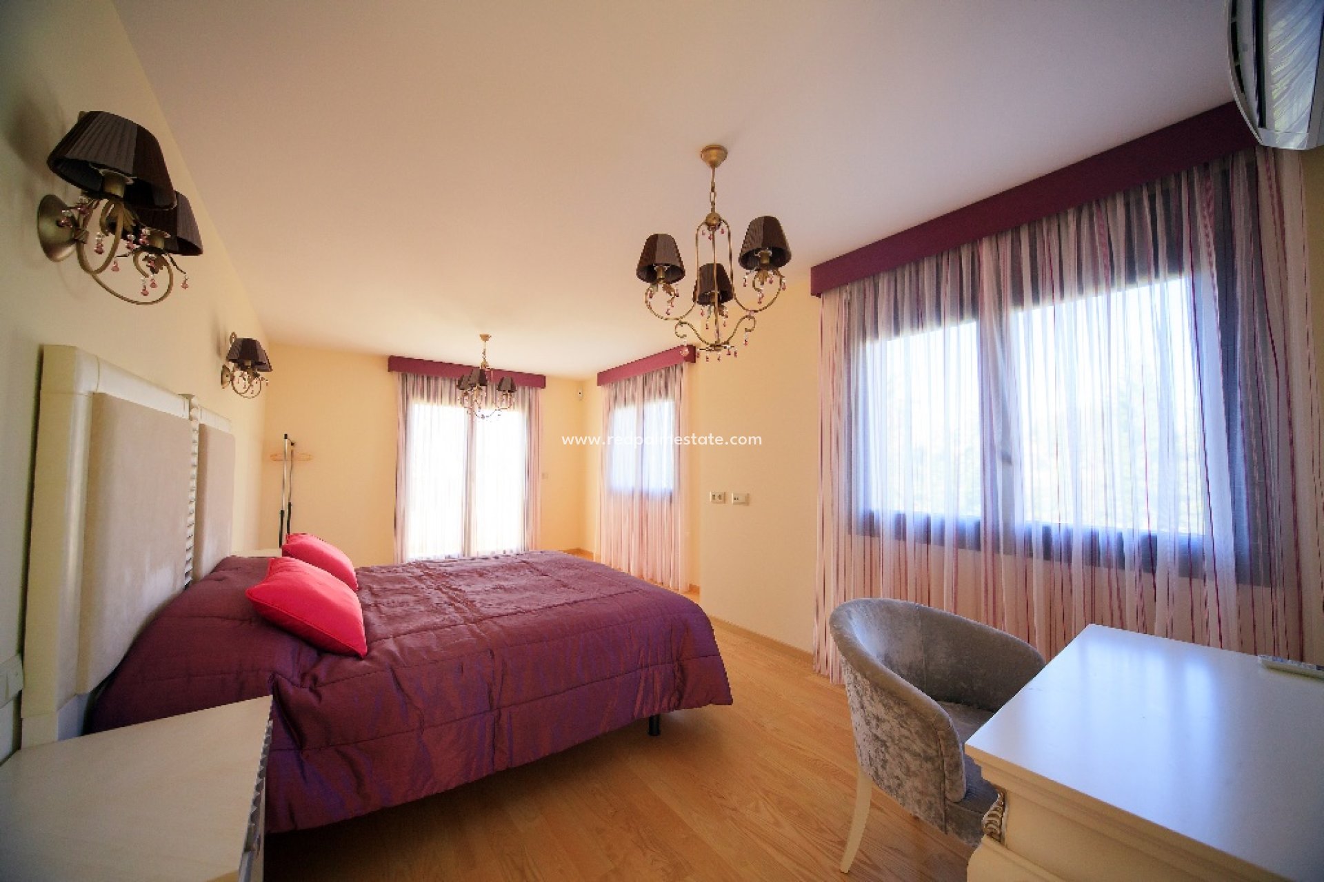 Resale - Villa -
Orihuela Costa - Cabo Roig