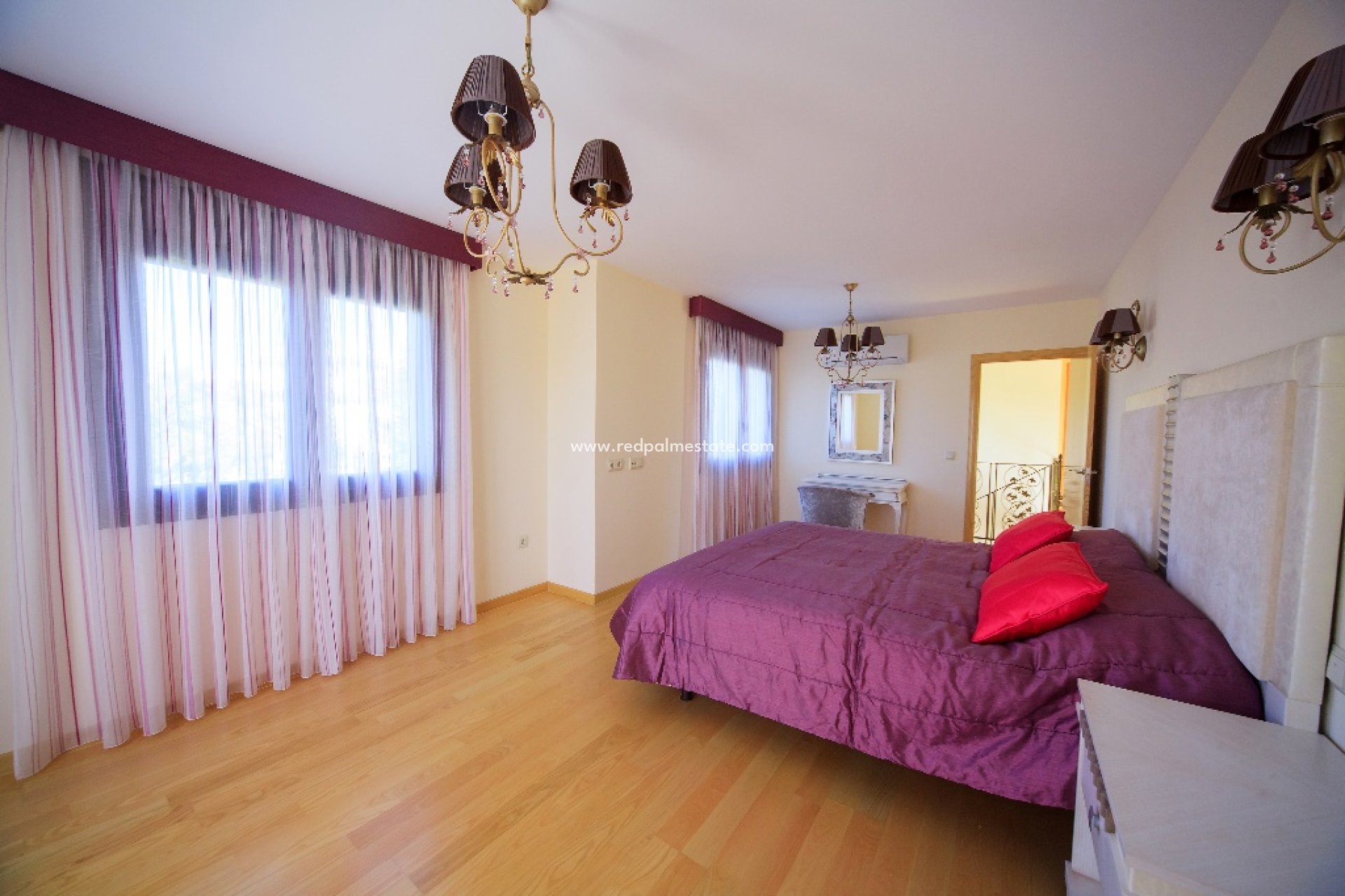 Resale - Villa -
Orihuela Costa - Cabo Roig