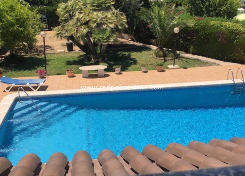 Resale - Villa -
Orihuela Costa - Cabo Roig