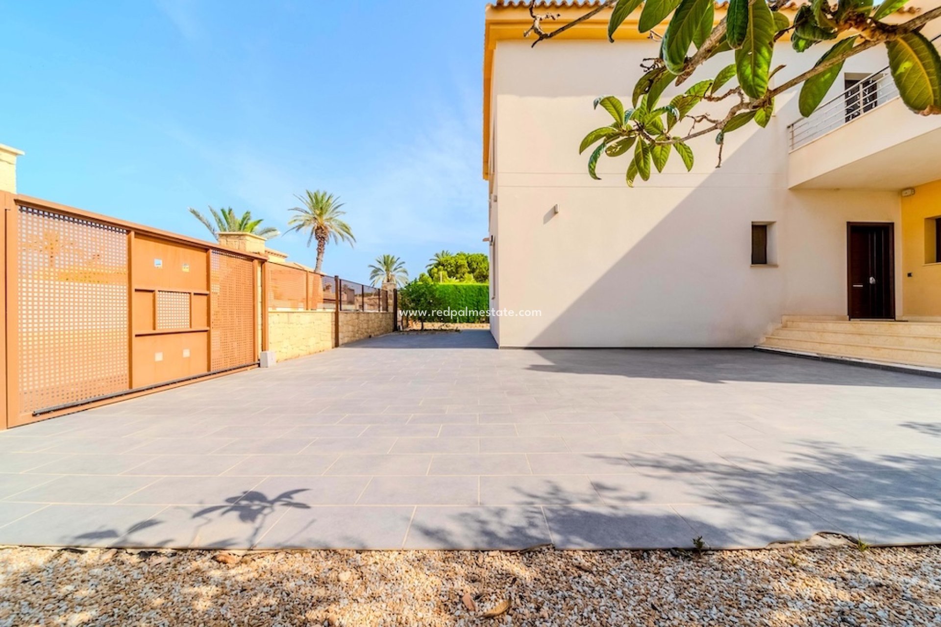 Resale - Villa -
Orihuela Costa - Cabo Roig