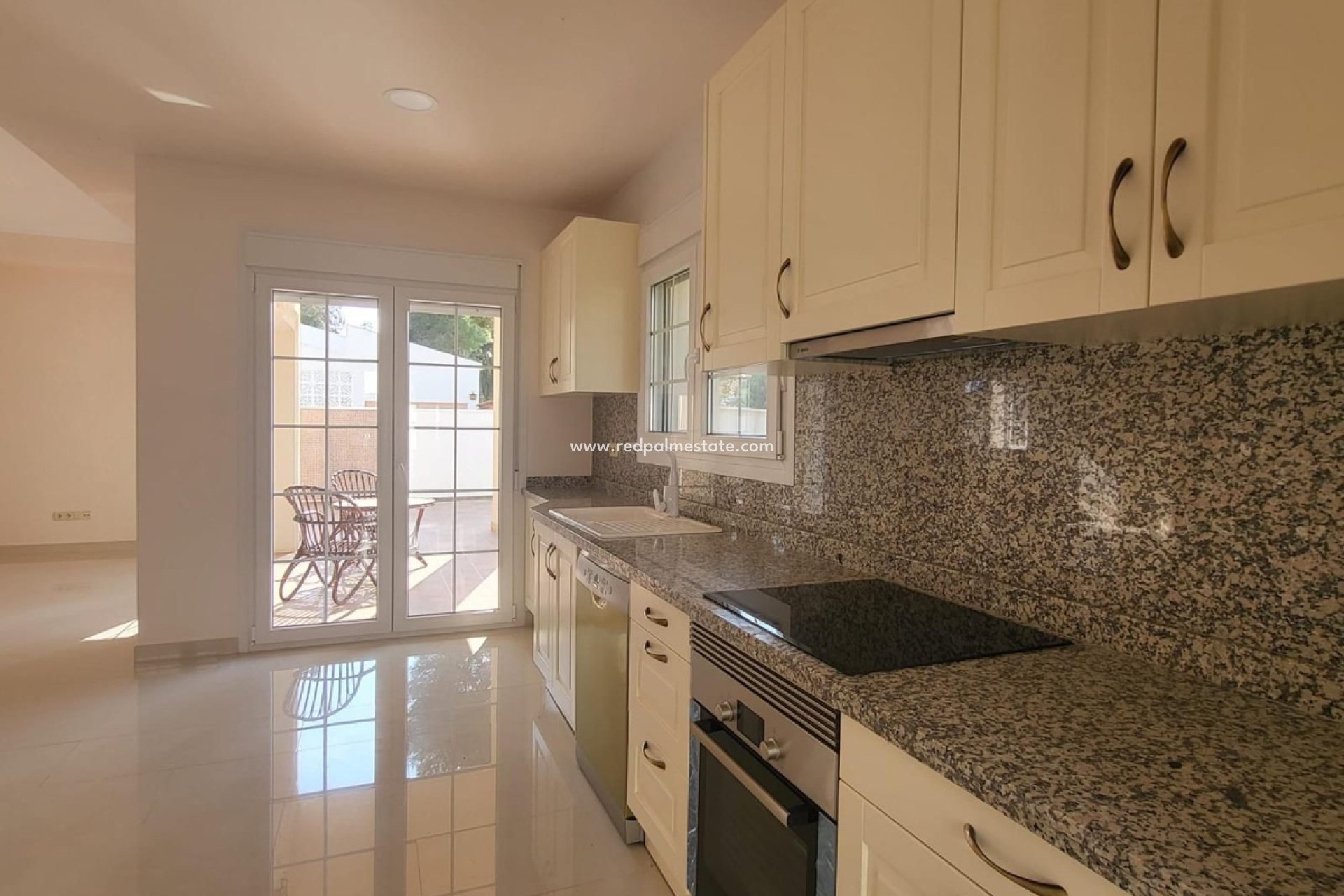 Resale - Villa -
Orihuela Costa - Cabo Roig