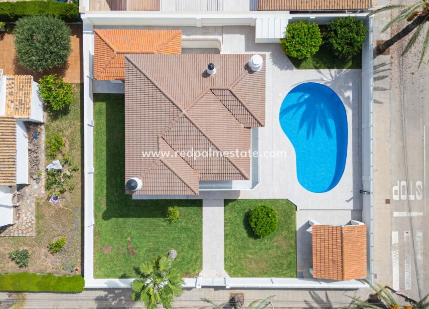 Resale - Villa -
Orihuela Costa - Cabo Roig