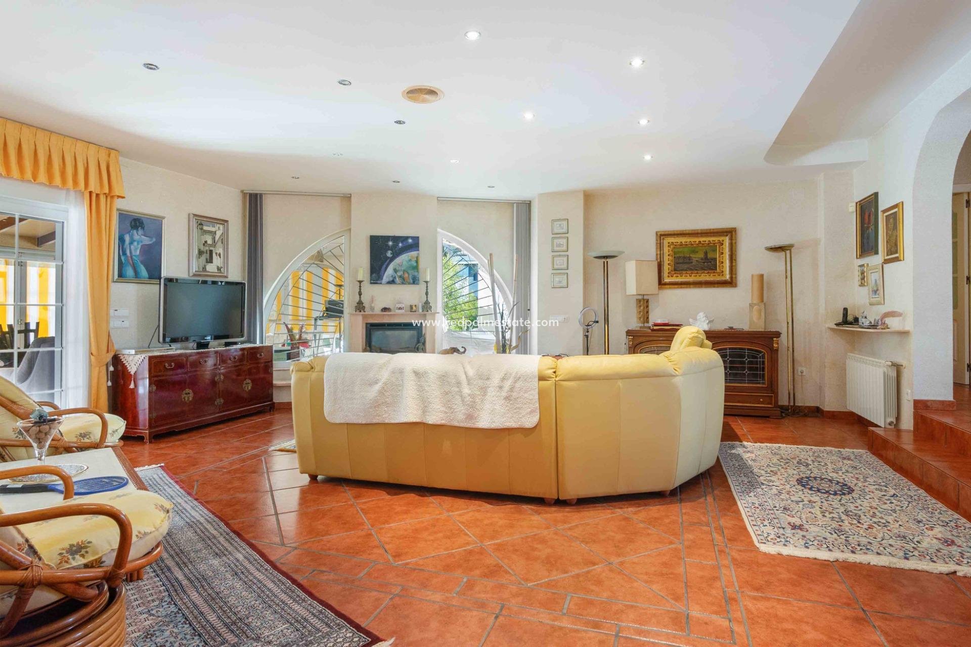 Resale - Villa -
Orihuela Costa - Cabo Roig