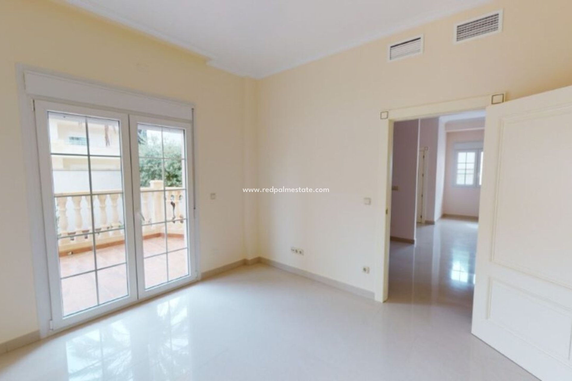 Resale - Villa -
Orihuela Costa - Cabo Roig