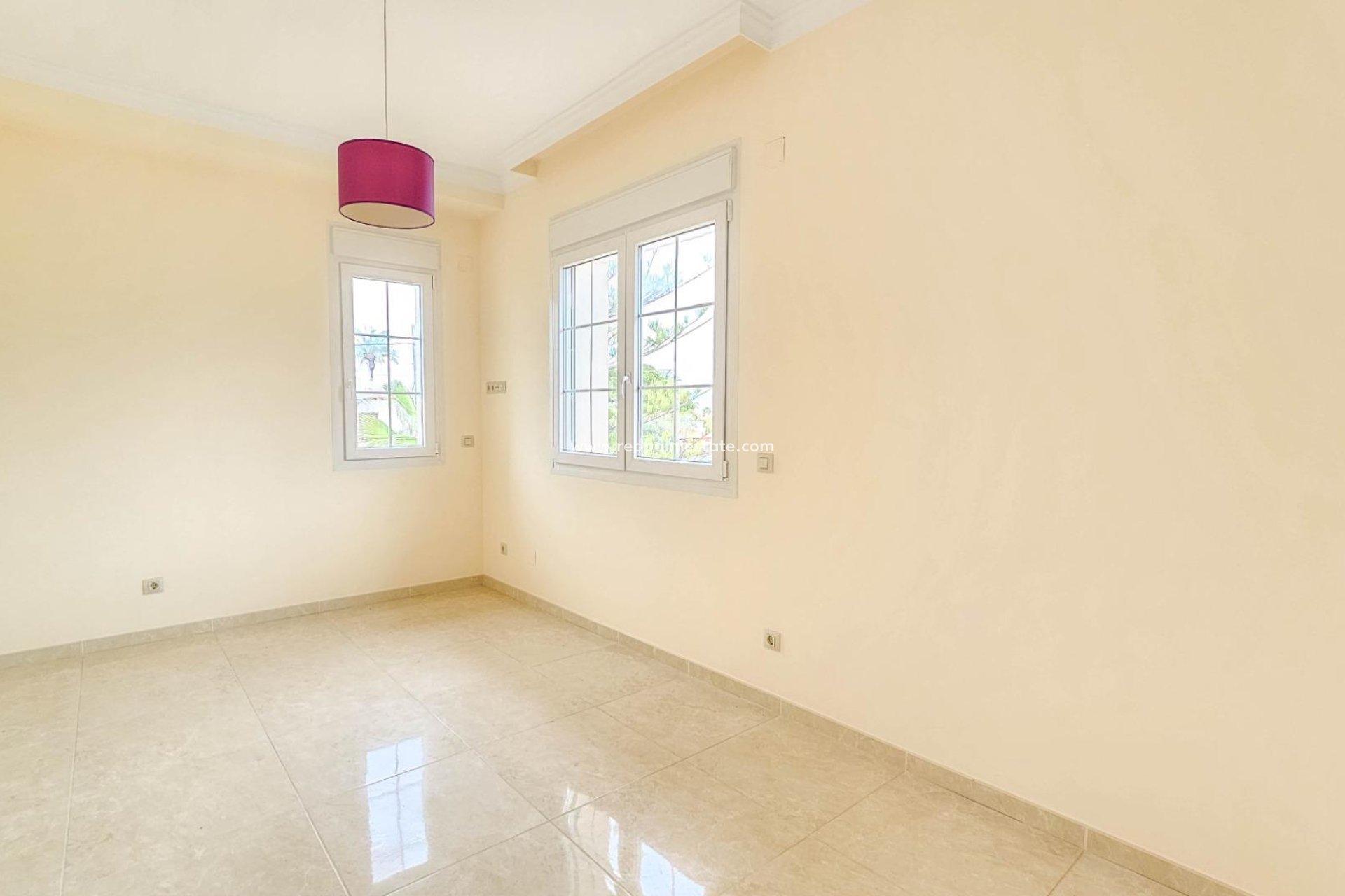 Resale - Villa -
Orihuela Costa - Cabo Roig