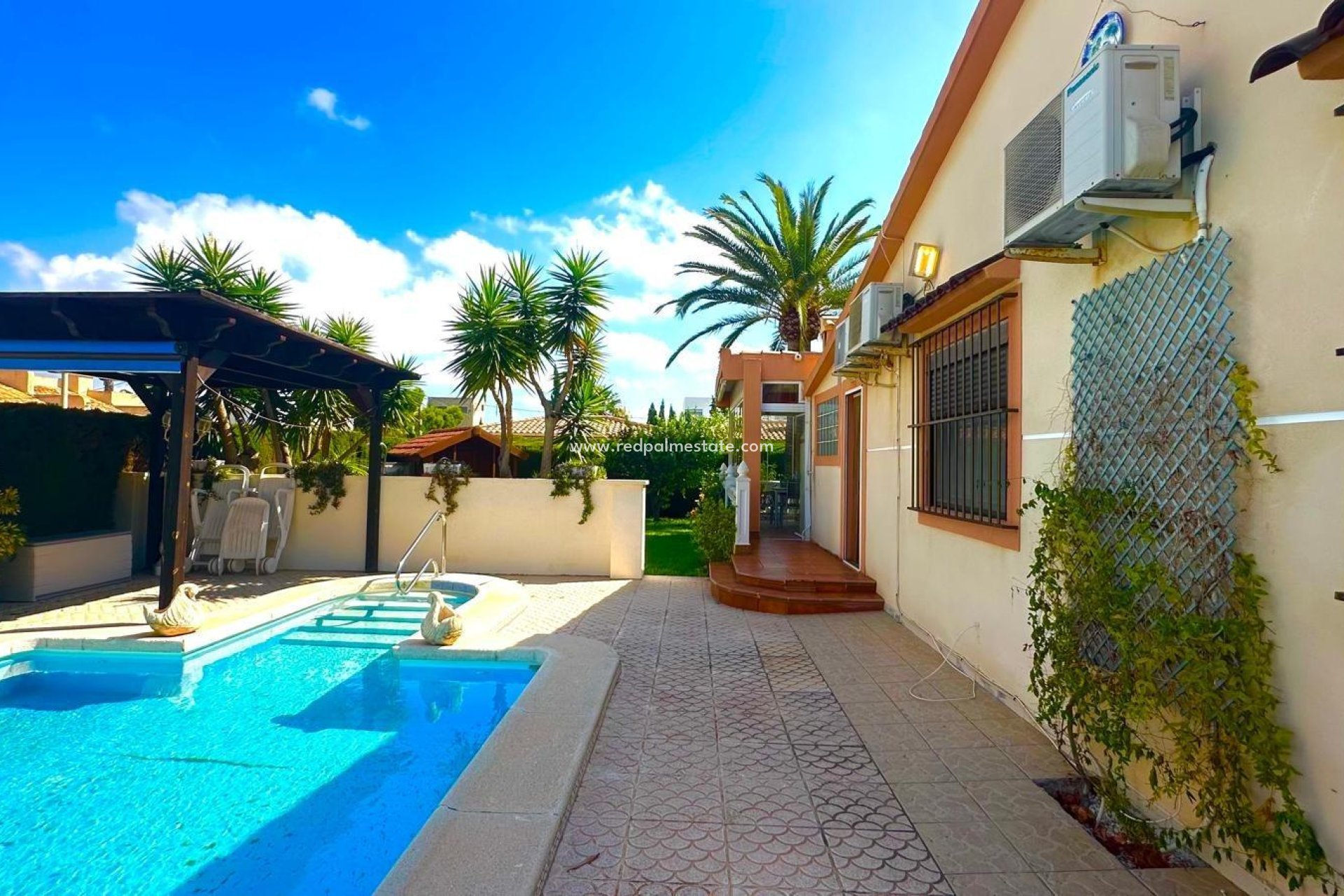 Resale - Villa -
Orihuela Costa - Cabo Roig
