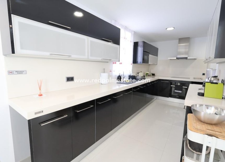 Resale - Villa -
Orihuela Costa - Cabo Roig