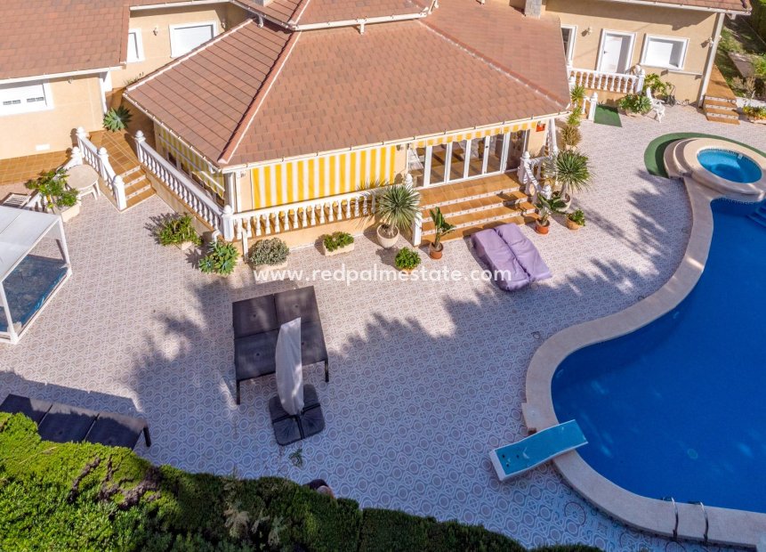 Resale - Villa -
Orihuela Costa - Cabo Roig