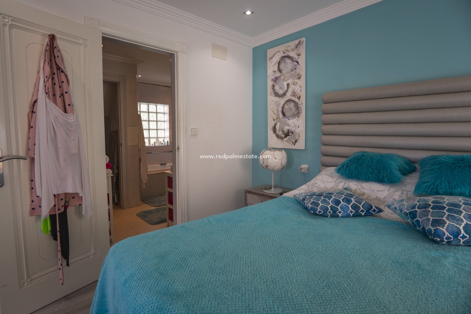 Resale - Villa -
Orihuela Costa - Calle Mayor